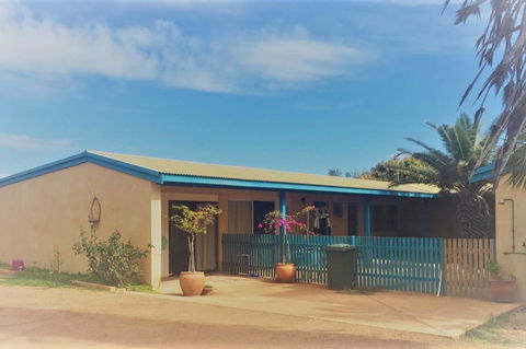 Surf Shack - Accommodation ACT 3