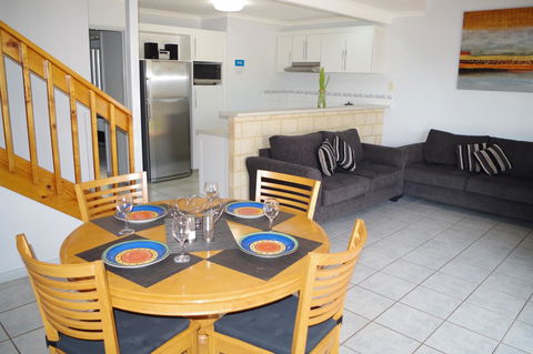 Kalbarri Blue Ocean Villas - Accommodation ACT 3