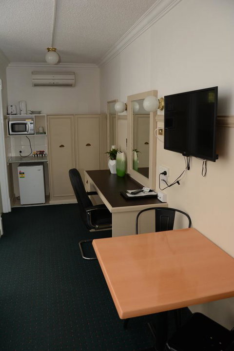 Ben Chifley Motor Inn - Accommodation ACT 17