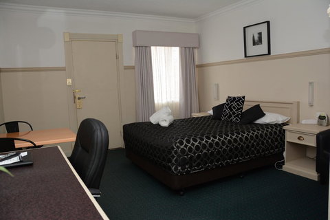 Ben Chifley Motor Inn - Accommodation ACT 15