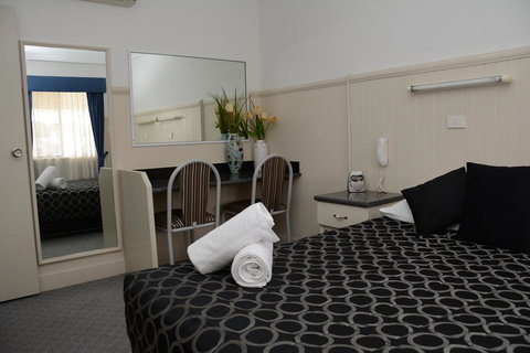 Ben Chifley Motor Inn - Accommodation ACT 18