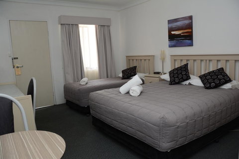 Ben Chifley Motor Inn - Accommodation ACT 14