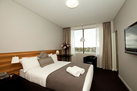 Metro Hotel Miranda - Accommodation ACT 13