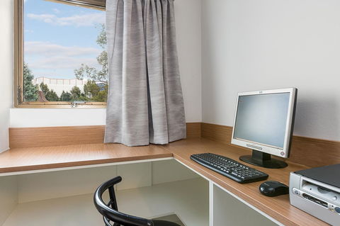 Metro Hotel Miranda - Accommodation ACT 25