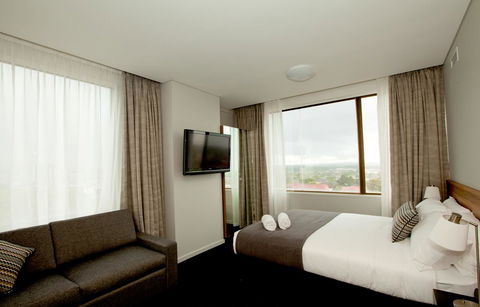 Metro Hotel Miranda - Accommodation ACT 23