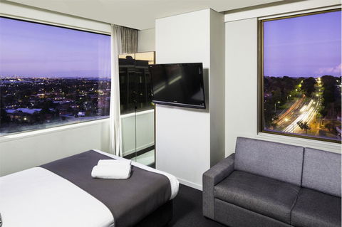 Metro Hotel Miranda - Accommodation ACT 4