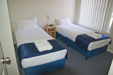 Colonial Court Villas - Accommodation ACT 33