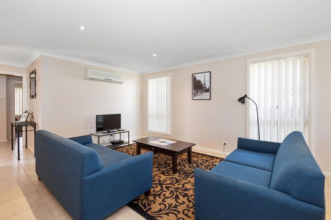 Colonial Court Villas - Accommodation ACT 26