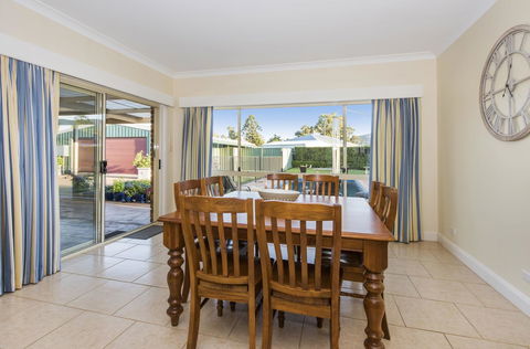 Colonial Court Villas - Accommodation ACT 15