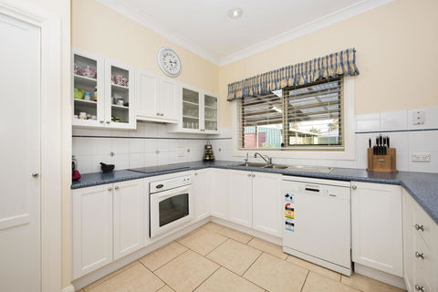 Colonial Court Villas - Accommodation ACT 9