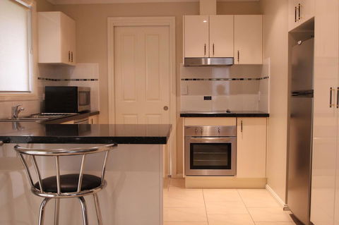 Colonial Court Villas - Accommodation ACT 27