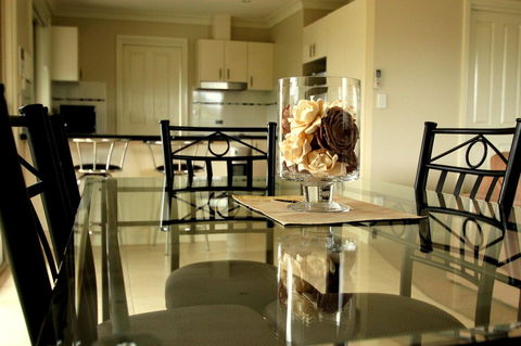 Colonial Court Villas - Accommodation ACT 23