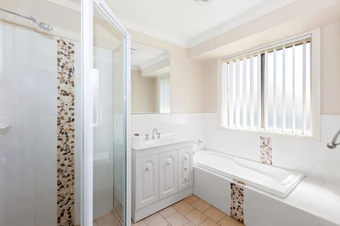 Colonial Court Villas - Accommodation ACT 18