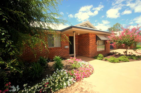 Colonial Court Villas - Accommodation ACT 21