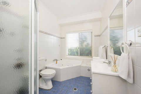 Colonial Court Villas - Accommodation ACT 10