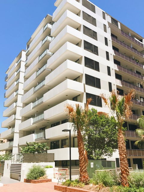 Modern & Cosy 2-Bedroom Apartment Hornsby - Accommodation ACT 1