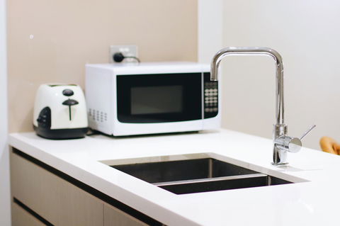 Modern & Cosy 2-Bedroom Apartment Hornsby - Accommodation ACT 9