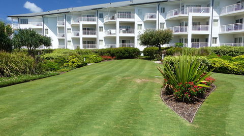 SaltBeach2302 - Accommodation ACT 10