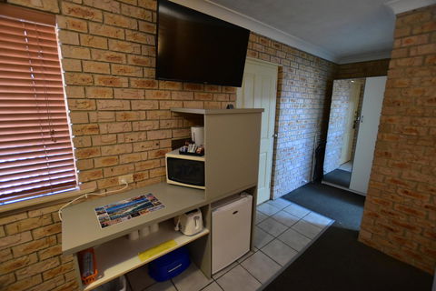 Best Western Kennedy Drive Airport Motel - Accommodation ACT 23