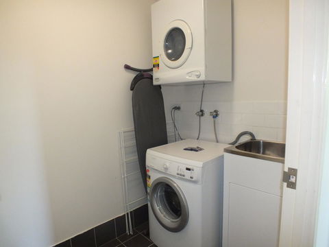 Pacific Marina Apartments - Accommodation ACT 25