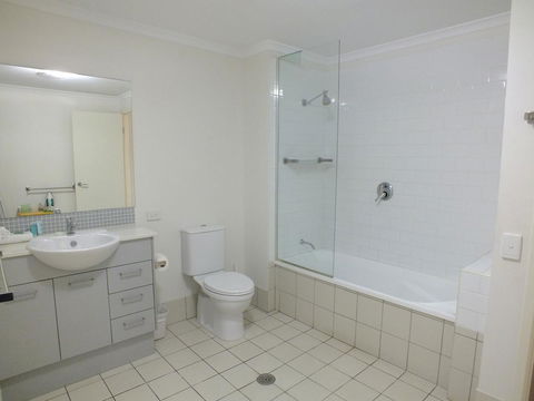 Pacific Marina Apartments - Accommodation ACT 5