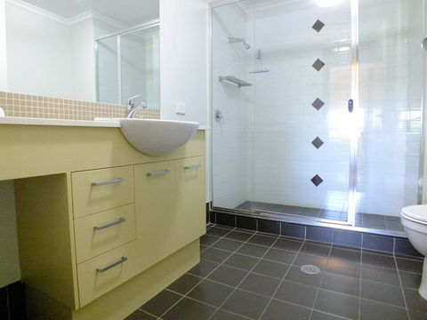Pacific Marina Apartments - Accommodation ACT 7