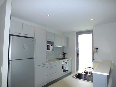 Pacific Marina Apartments - Accommodation ACT 11