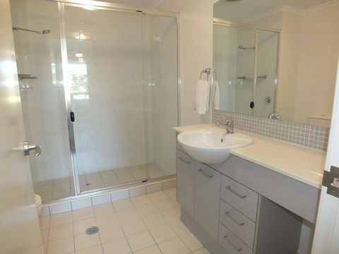Pacific Marina Apartments - Accommodation ACT 28
