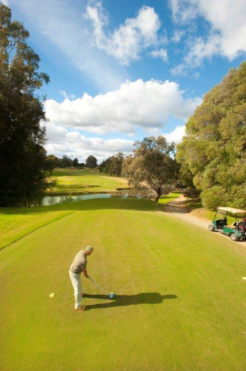 Comfort Suites Clubarham Golf Resort - Accommodation ACT 1