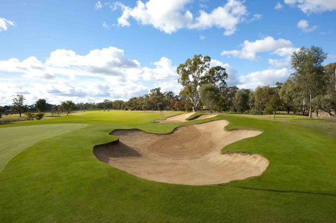 Comfort Suites Clubarham Golf Resort - Accommodation ACT 2