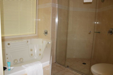 The Boathouse Resort Luxury Apartments - Accommodation ACT 6