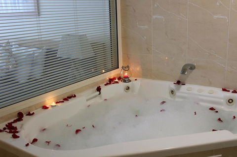 The Boathouse Resort Luxury Apartments - Accommodation ACT 20