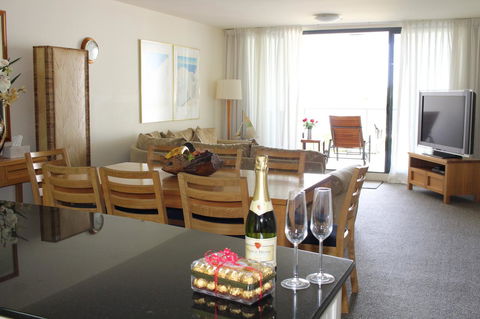 The Boathouse Resort Luxury Apartments - Accommodation ACT 21