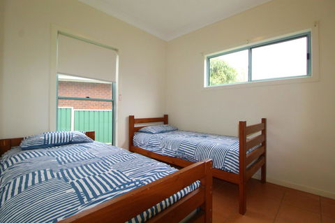 Anglesea, 17 Hodgson Street - Accommodation ACT 11