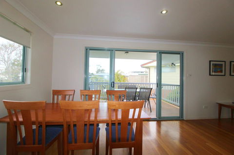 Anglesea, 17 Hodgson Street - Accommodation ACT 4