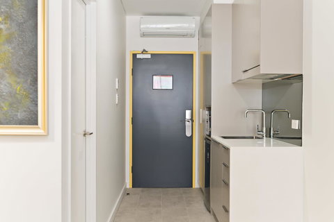 Value Suites Green Square - Accommodation ACT 17