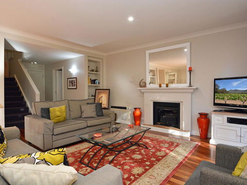 Villa 3br Chianti Villa Located Within Cypress Lakes Resort - Accommodation ACT 18