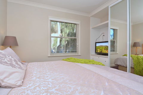 Villa 3br Chianti Villa Located Within Cypress Lakes Resort - Accommodation ACT 14