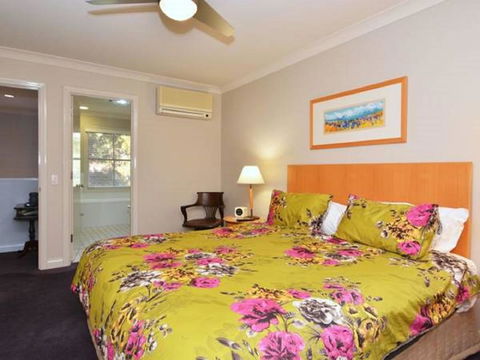 Villa 3br Chianti Villa Located Within Cypress Lakes Resort - Accommodation ACT 9