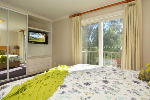 Villa 3br Chianti Villa Located Within Cypress Lakes Resort - Accommodation ACT 12