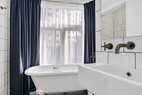 Hotel Harry, Ascend Hotel Collection - Accommodation ACT 32