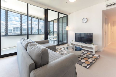 Two Bedders Apartment With Stunning Water View - Accommodation ACT 10