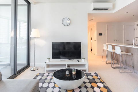 Two Bedders Apartment With Stunning Water View - Accommodation ACT 5