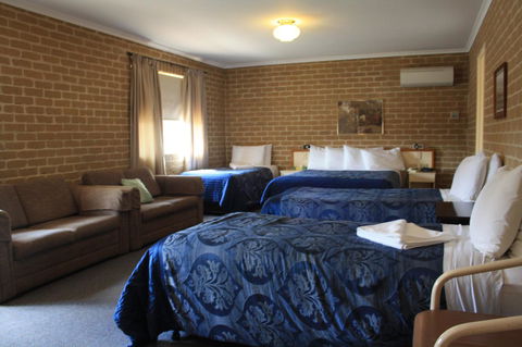 Grand Manor Motor Inn - Accommodation ACT 1