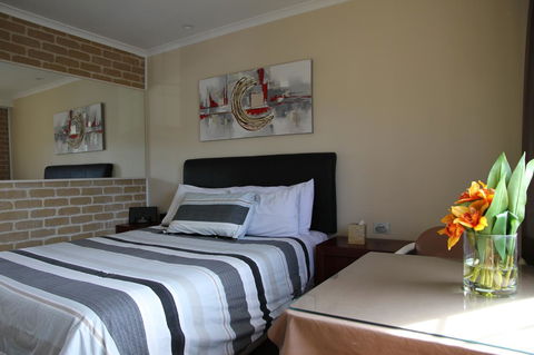 Grand Manor Motor Inn - Accommodation ACT 4