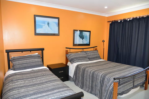 The Boat House - Accommodation ACT 19