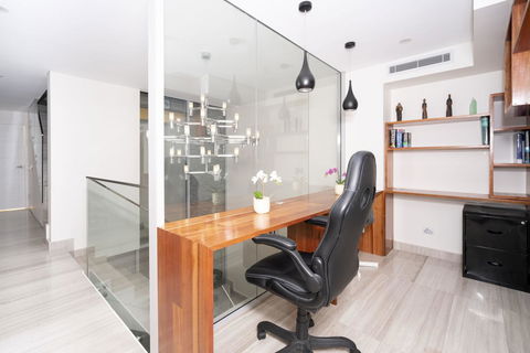Luxury Villa Darlington - Vine - Accommodation ACT 14