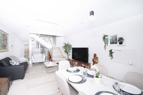 Luxury Villa Darlington - Vine - Accommodation ACT 7