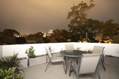 Luxury Villa Darlington - Vine - Accommodation ACT 5