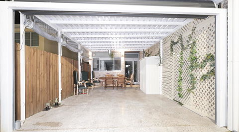 Luxury Villa Darlington - Vine - Accommodation ACT 19